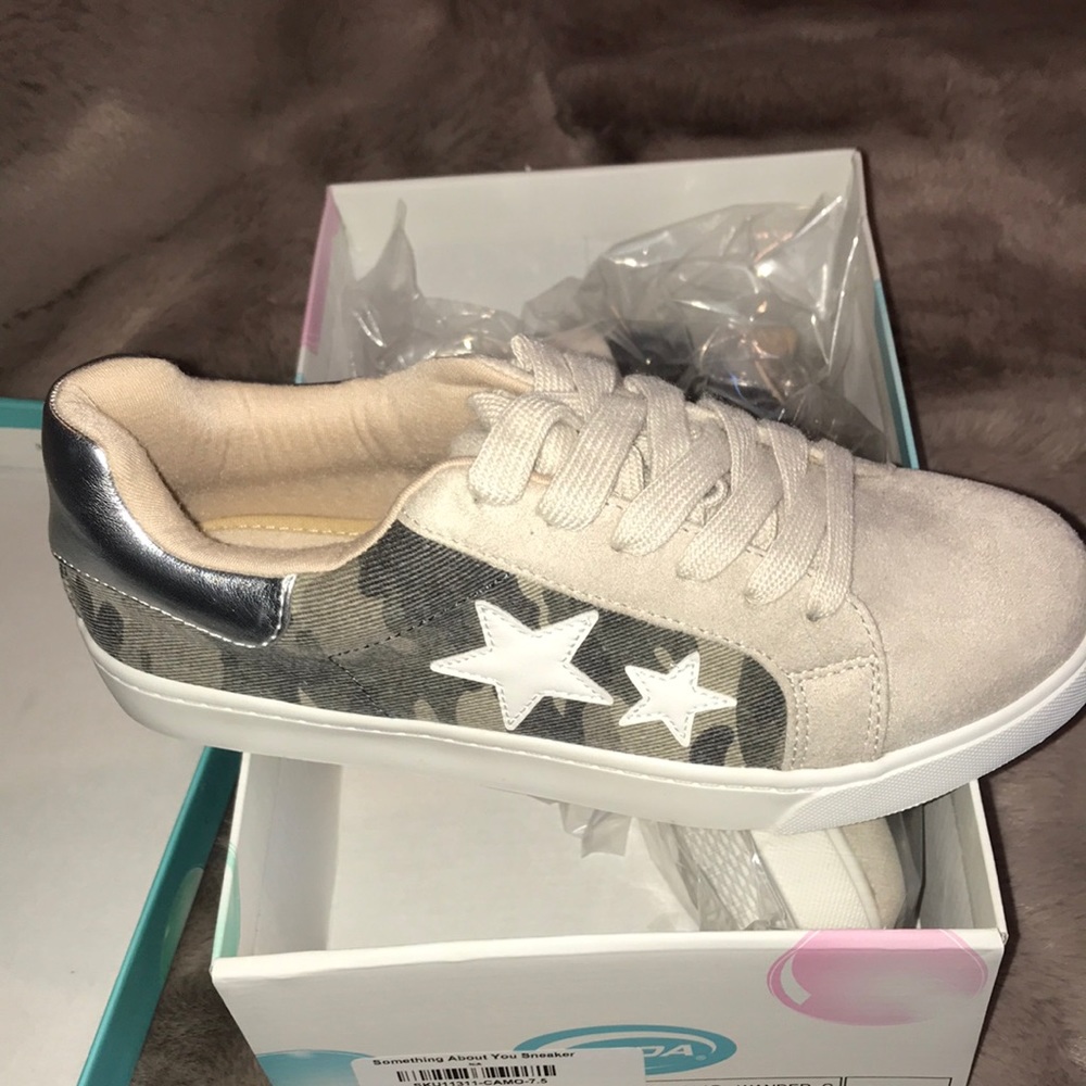 Soda Camo sneakers NWT